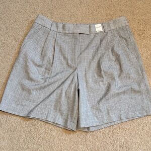 NWT‼️Abercrombie & Fitch Light Gray Women's Bermudas